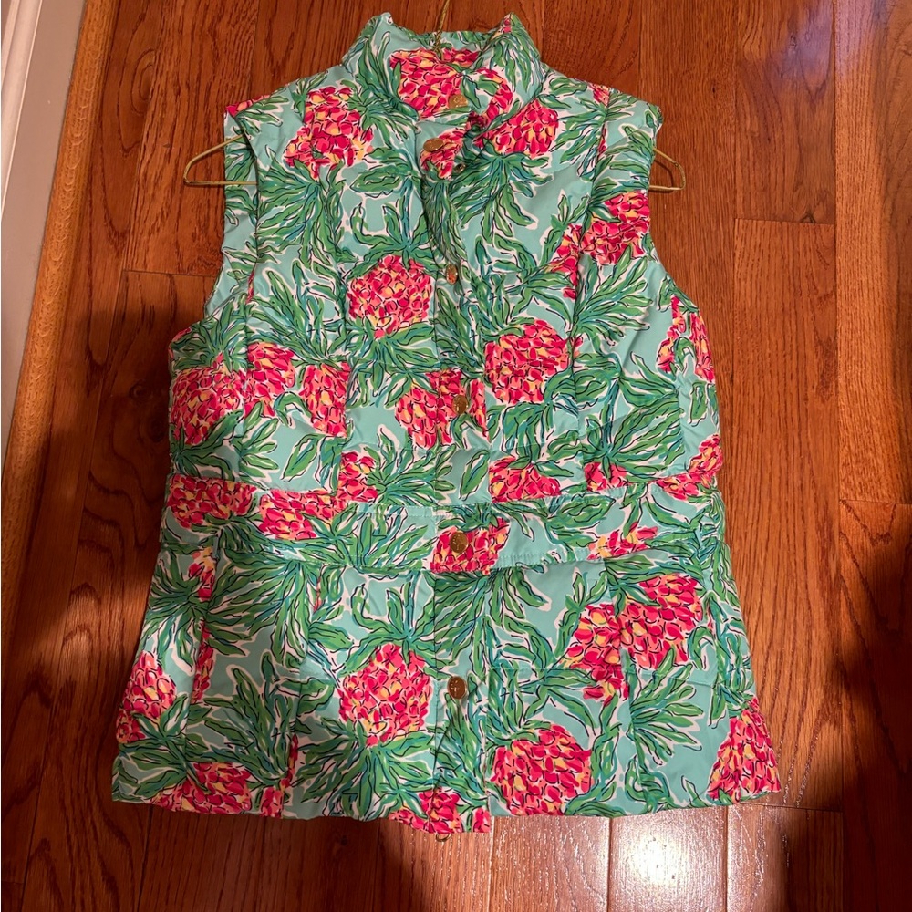 Lilly Pulitzer, size small, pineapple print puffer vest